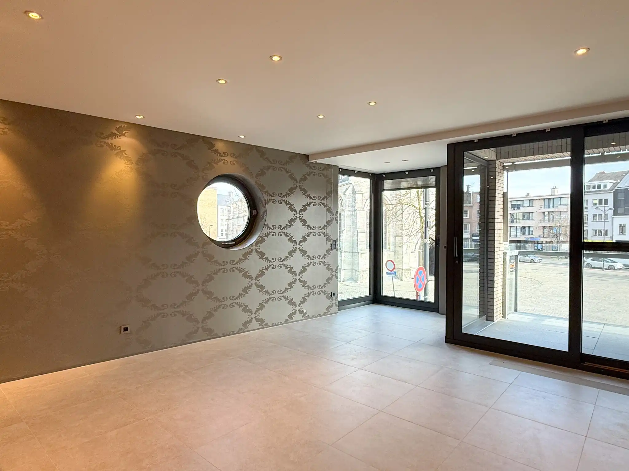 Instapklaar appartement met 1 slaapkamer op topligging in Beveren foto 2