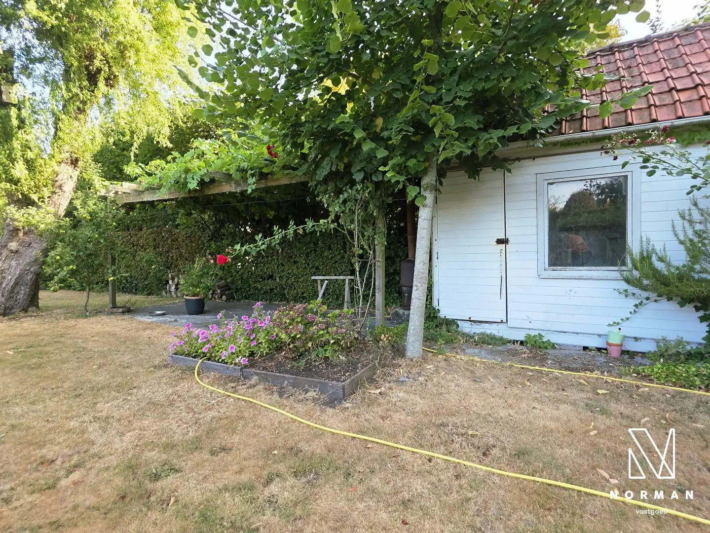 Ruime woning met mooie tuin in rustige straat in Beveren-Leie foto 21