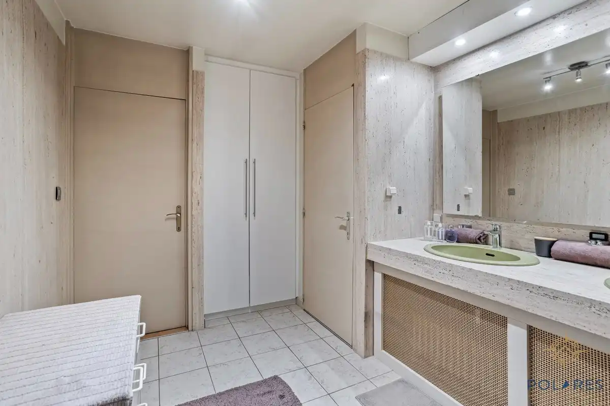 handelspand met ruime woning foto 31