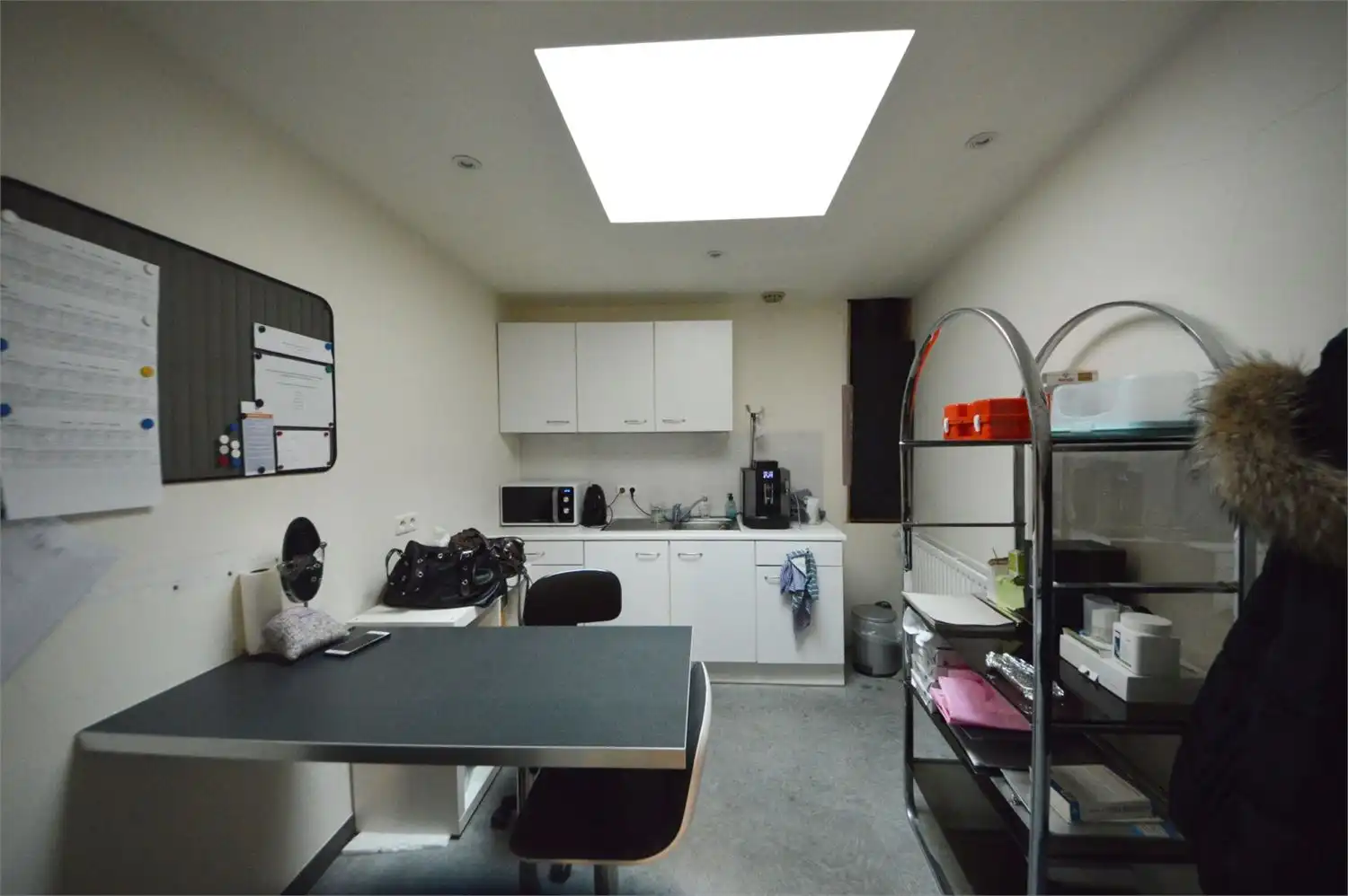 UNIEKE COMMERCIËLE OPP. 630 M2 MET PARKING NAAST ZEEMAN EN MULTIPHARMA foto 14