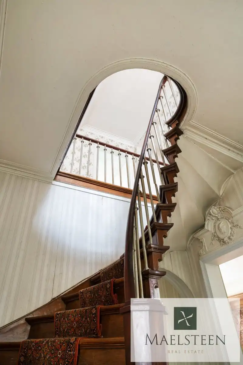 Historisch herenhuis op 3.611m2 in centrum Ruiselede foto 16