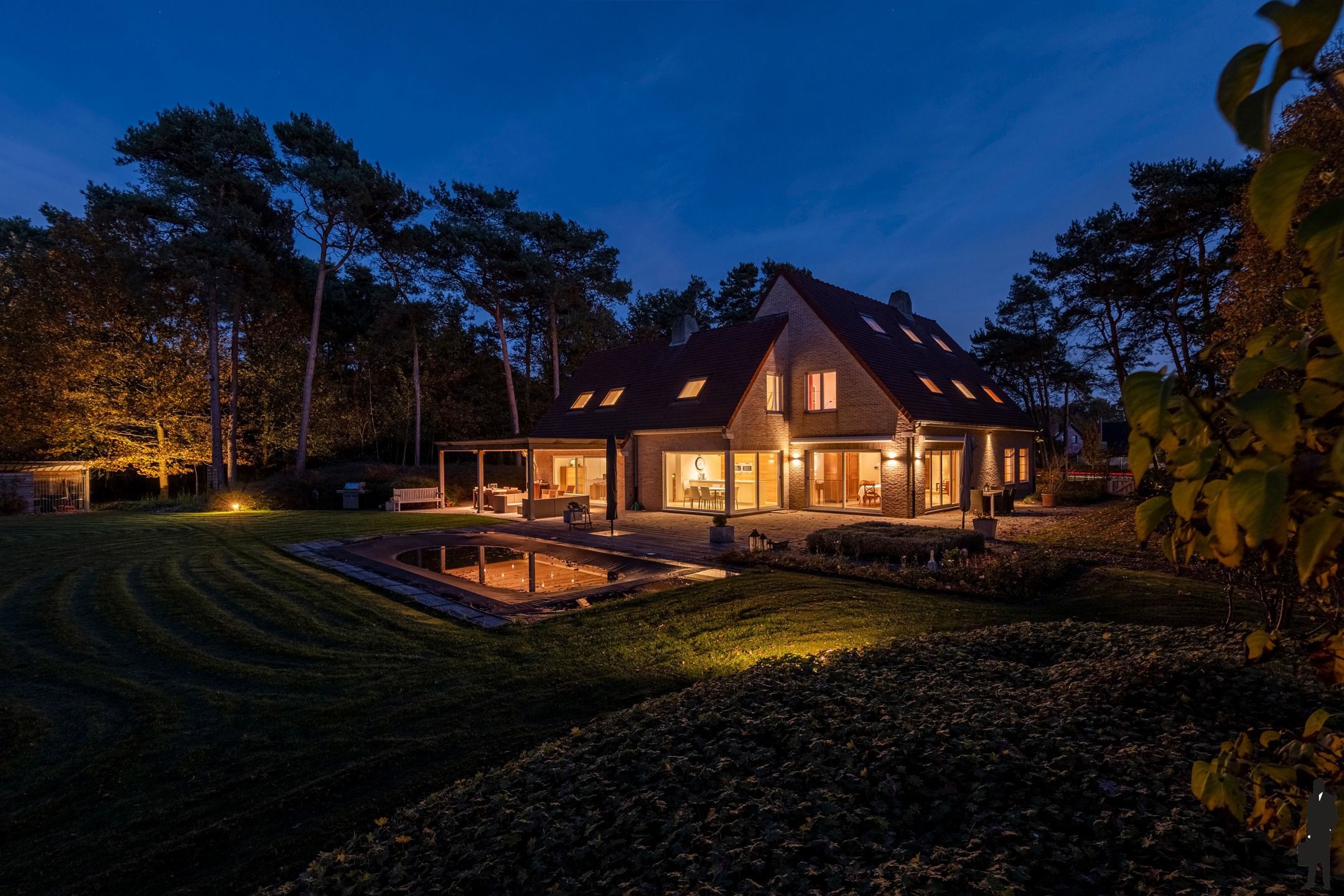 Villa met zwembad en privébos volledig omheind in Retie foto 28