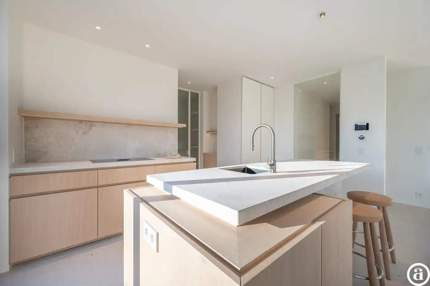 Instapklare nieuwbouwvilla met 5 slaapkamers en zuidgerichte tuin.  foto 11