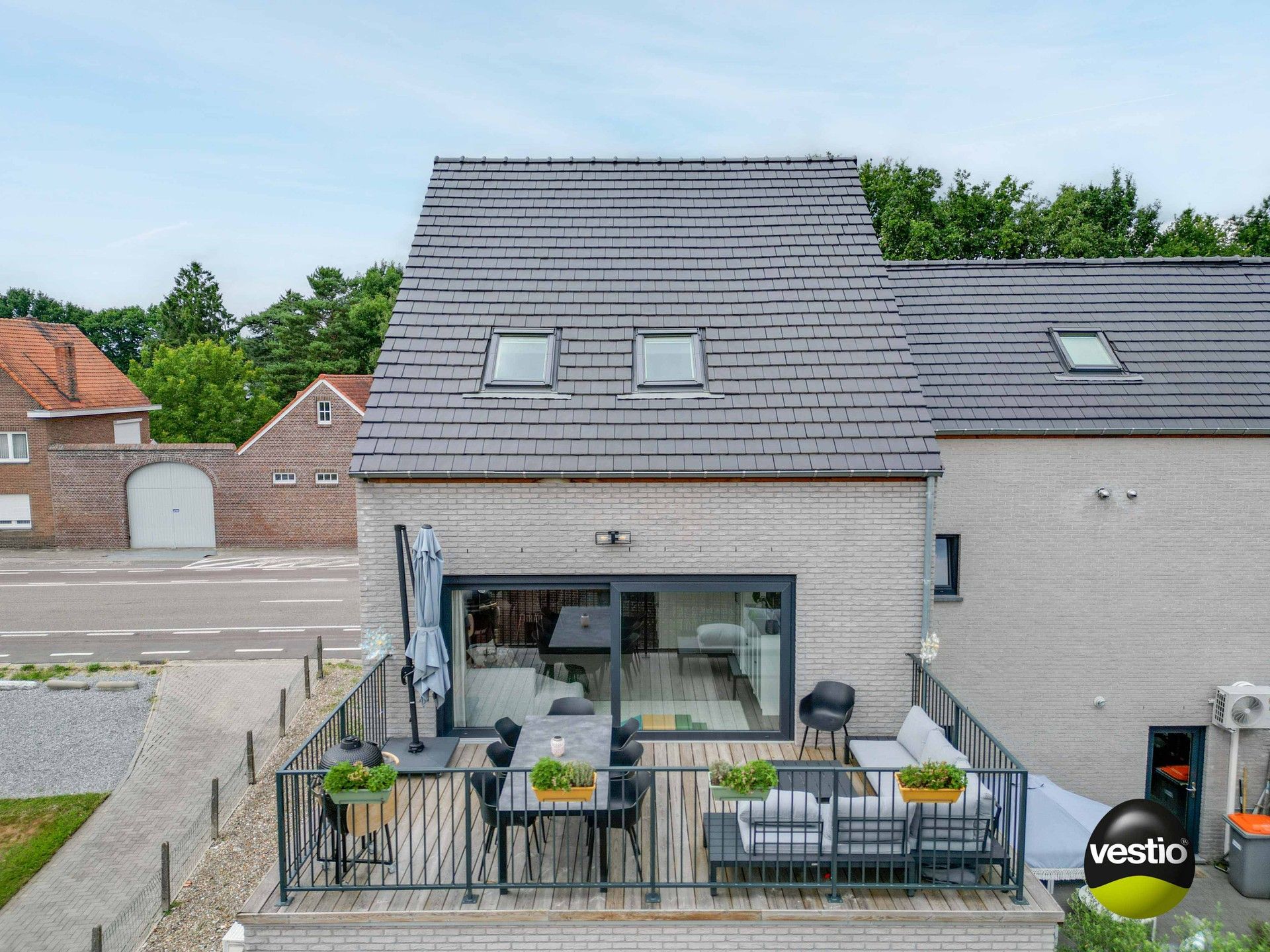 RUIM, INSTAPKLAAR DUPLEXAPPARTEMENT 110 M² MET XL TERRAS foto {{pictureIndex}}