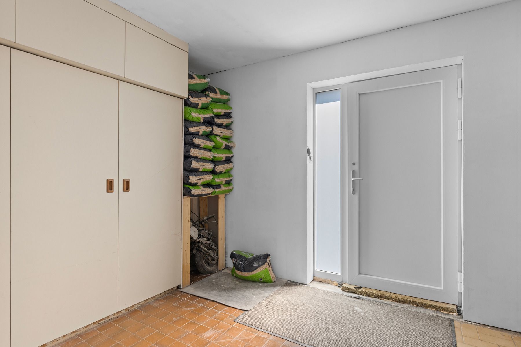 Instapklare gerenoveerde starterswoning met 2 slpks en oostgerichte tuin (500m2) foto 23