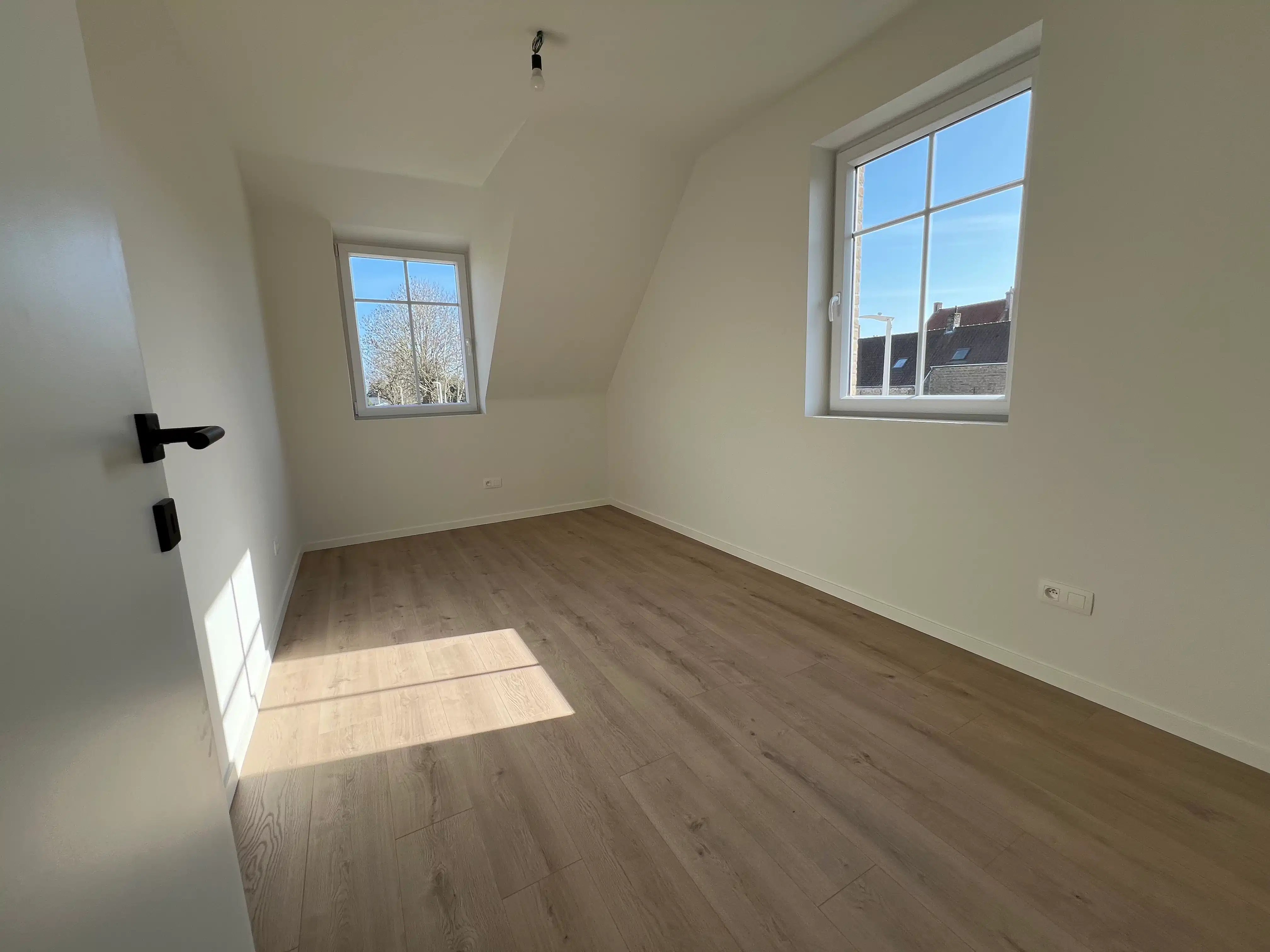 Energiezuinige nieuwbouwwoning met 3 slaapkamers en carport te koop  foto 2