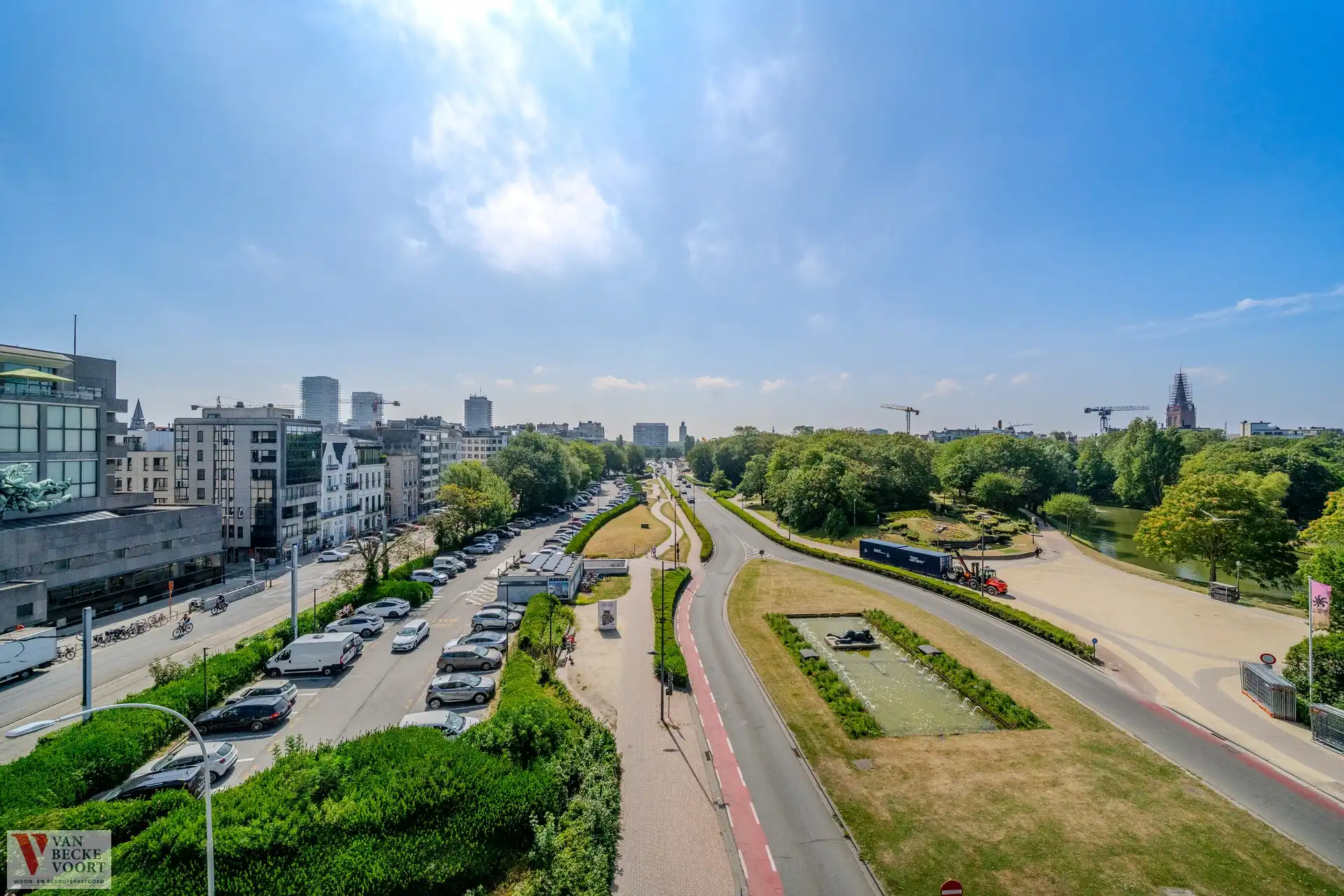 Wonen aan het park: stijlvol gerenoveerd appartement met uitzonderlijk uitzicht foto 4