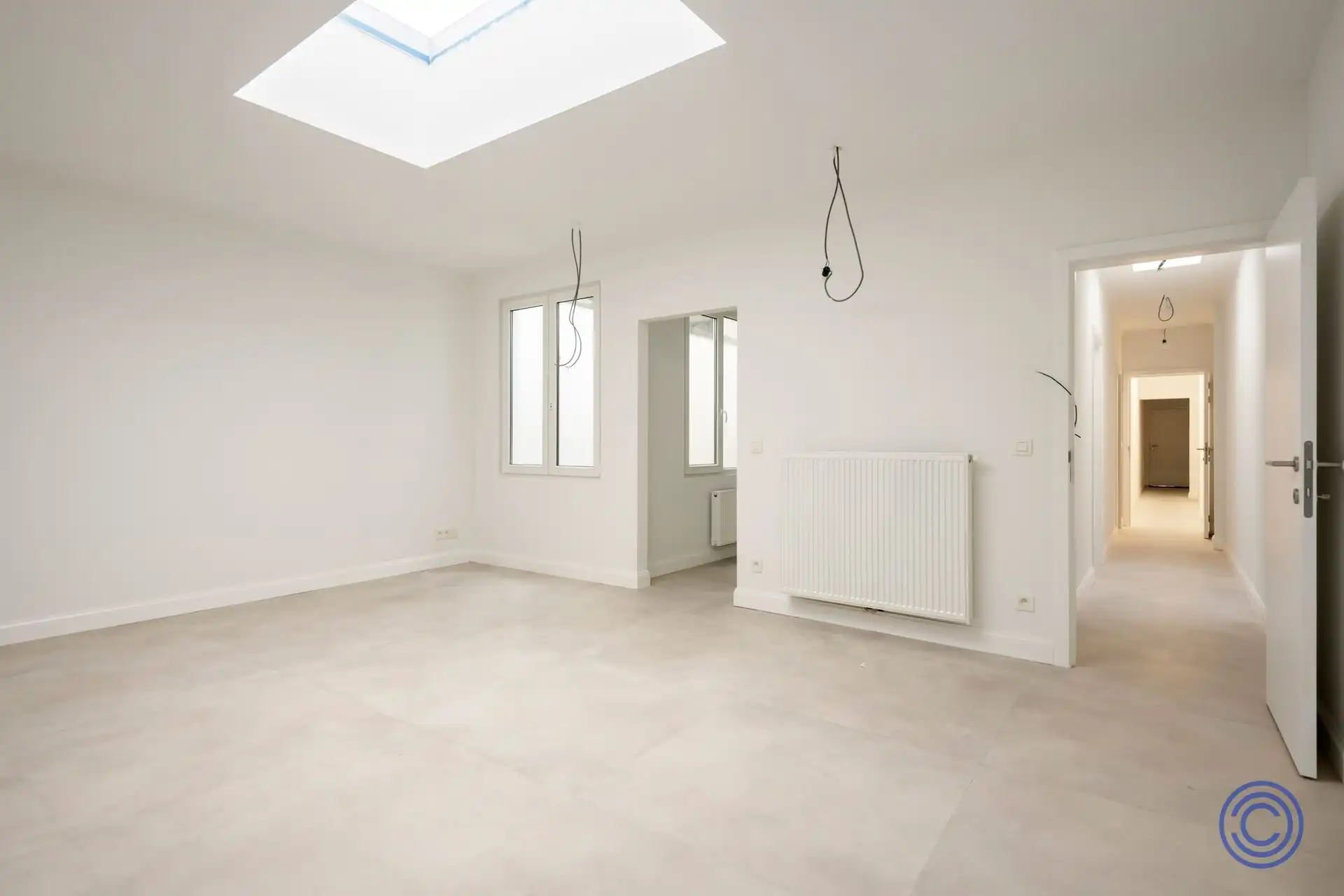 Volledig gerenoveerd appartement met kantoor en groot terras! foto 7