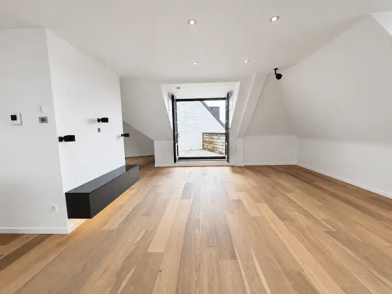 Stijlvol dakappartement met terras en veel privacy in het centrum van Geel foto 7