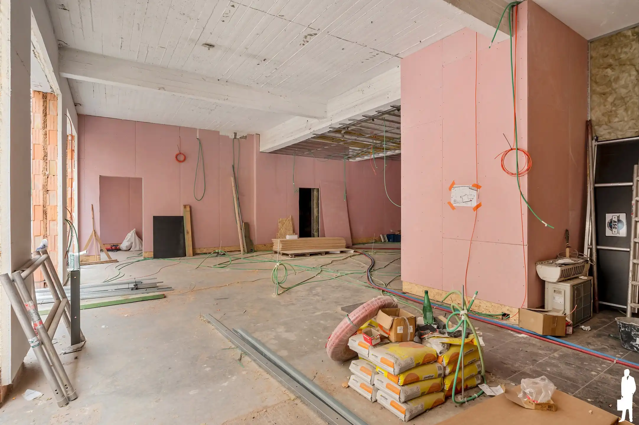 Semi-casco bedrijfsruimte van 265 m² met terras foto 8