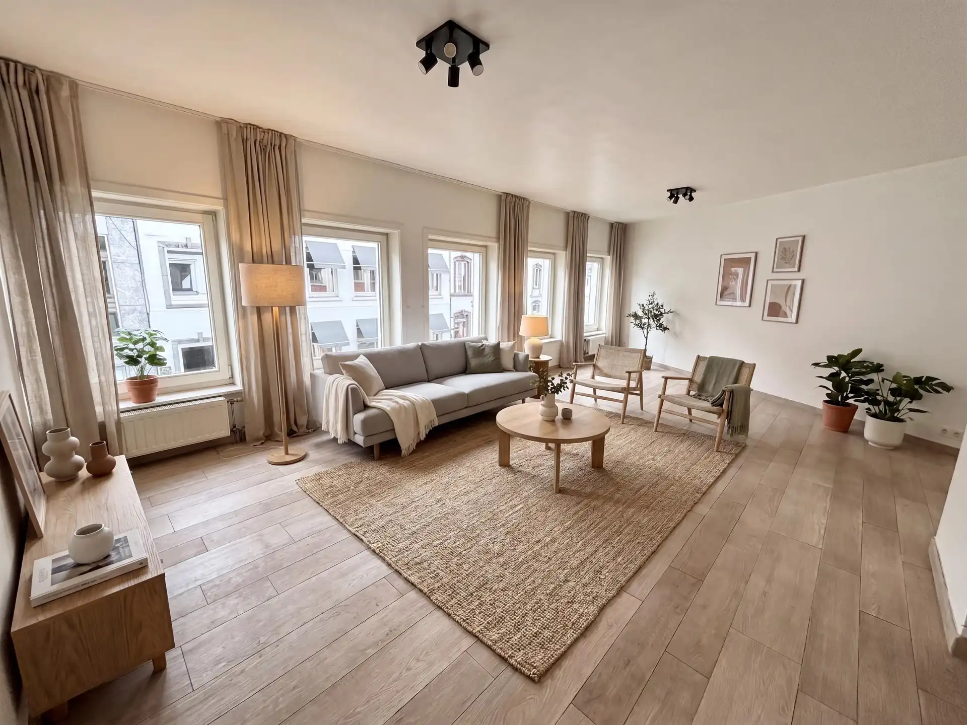 Duplexappartement op de grote markt van Aalst foto {{pictureIndex}}