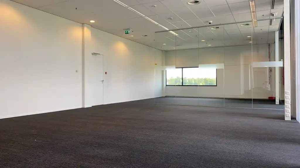 Flexibel in te delen kantoor te huur nabij R8 in Kortrijk foto 5