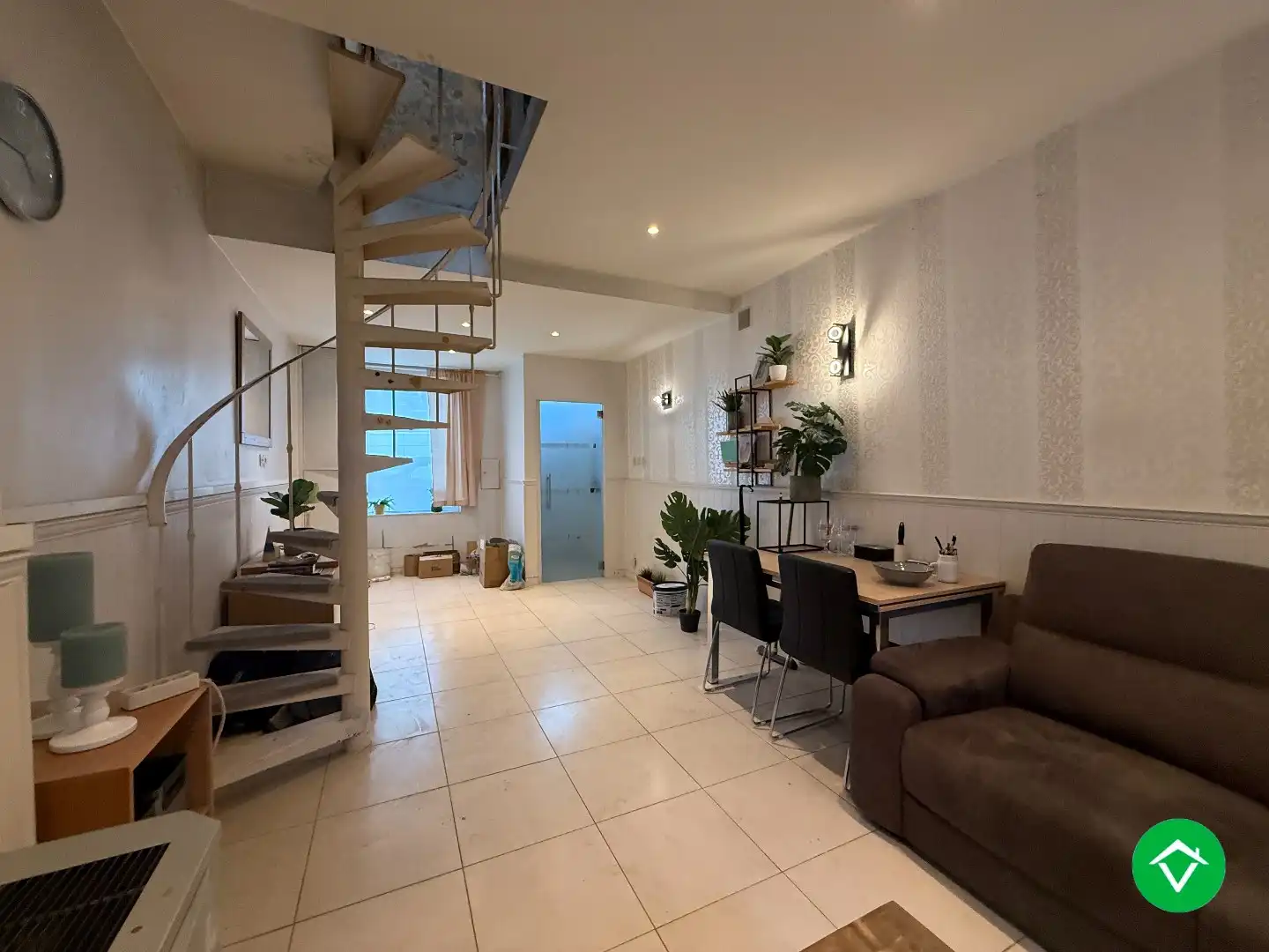 Op te frissen rijwoning met 3 slaapkamers in centrum Roeselare foto 4