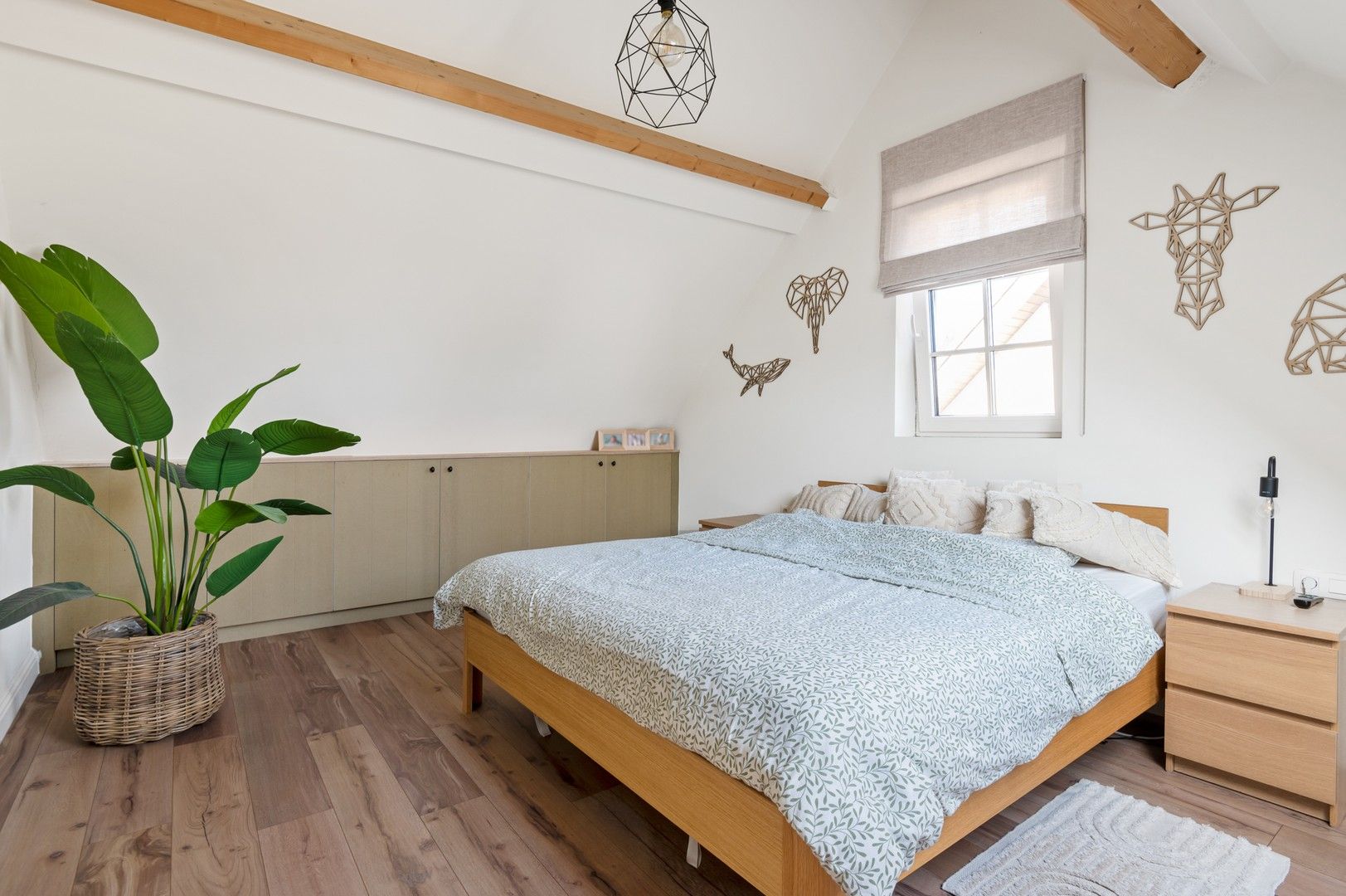 Vrijstaande jonge woning op een zonnig perceel van 1.001 m² foto 12