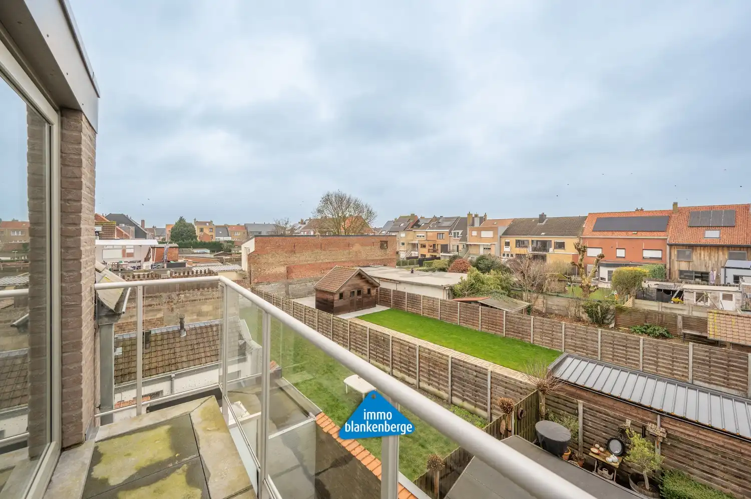 Recent zeer ruim duplex appartement in Uitkerke foto 4