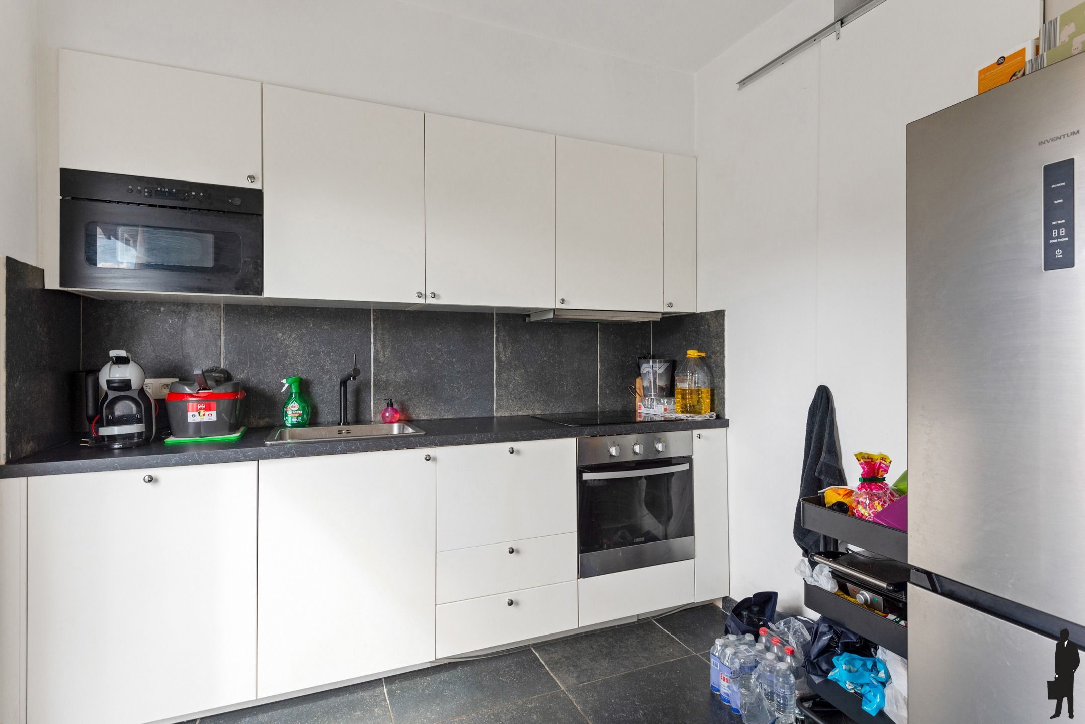 Lichtrijk gerenoveerd appartement met 2 slaapkamers foto 6