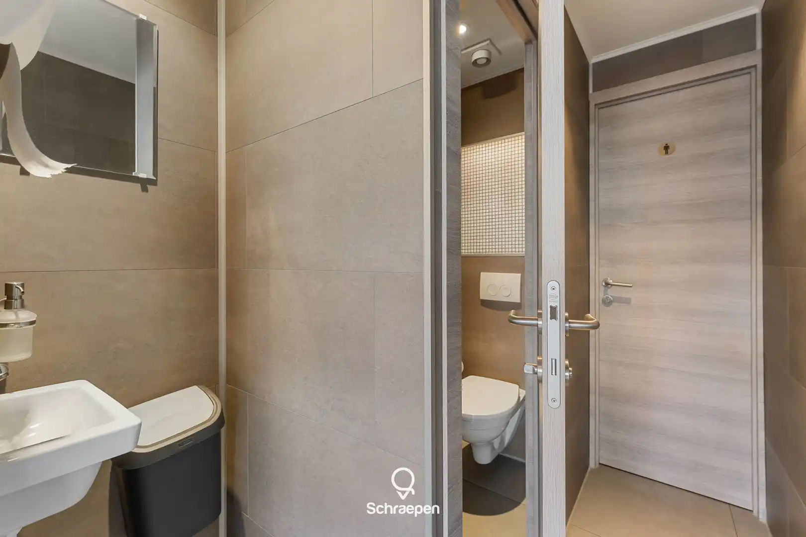 Karaktervolle woonst met handelsruimte op absolute toplocatie in Zonhoven-centrum! foto 10