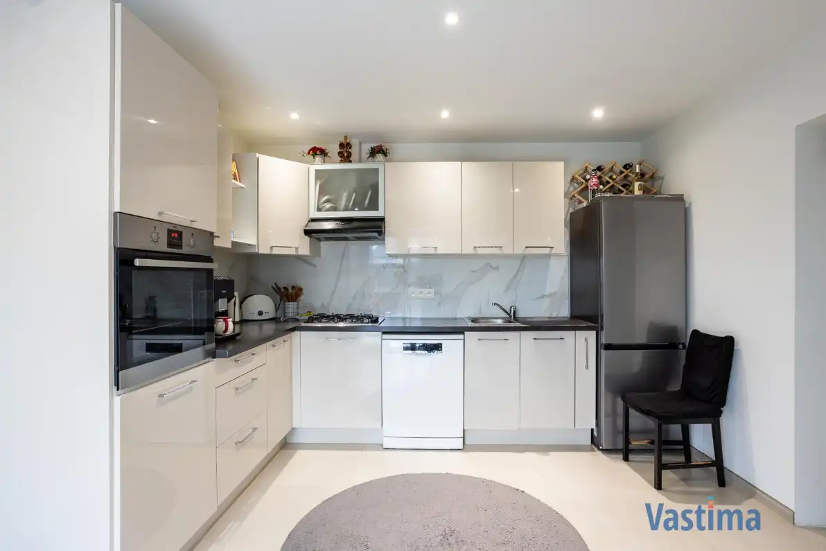 Instapklare, energiezuinige familiewoning met 4 slaapkamers, tuin en garage foto 4