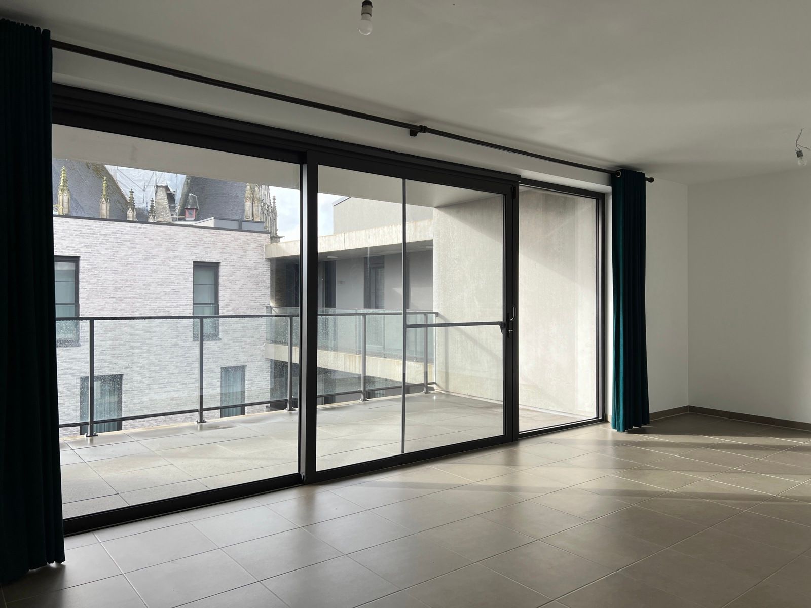 NIEUWBOUWAPPARTEMENT TE HUUR OP TOPLOCATIE IN CENTRUM ASSE foto {{pictureIndex}}