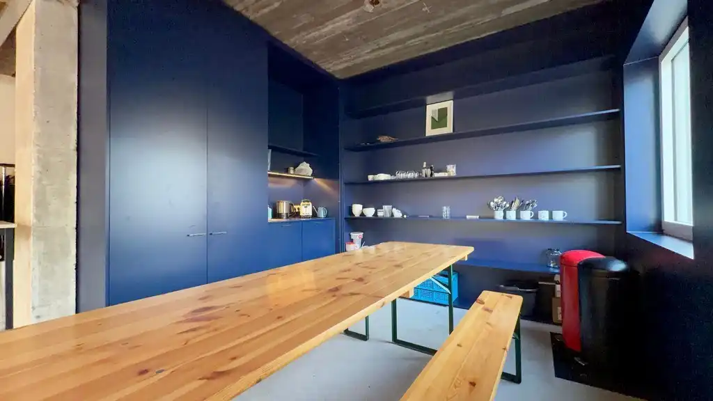 Lichtrijk kantoor te huur in hartje Gent foto 8