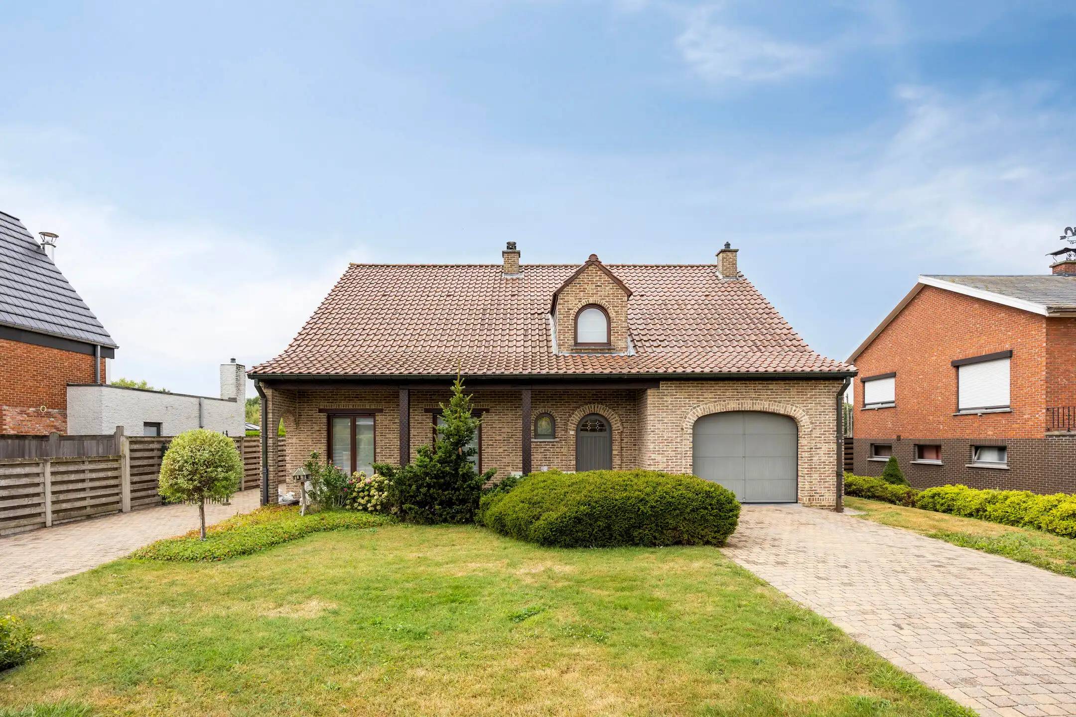 Instapklare vrijstaande woning op ruim perceel foto 2