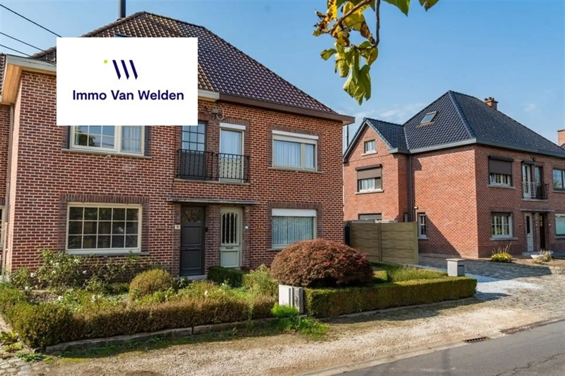 Te moderniseren halfopen woning met tuin en garage op 629 m² in Ouwegem. foto 19
