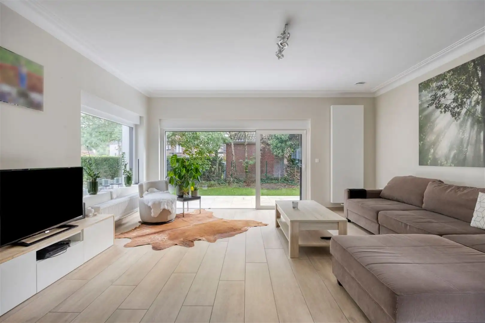 Gerenoveerde, energiezuinige villa met 6 slaapkamers. foto 6