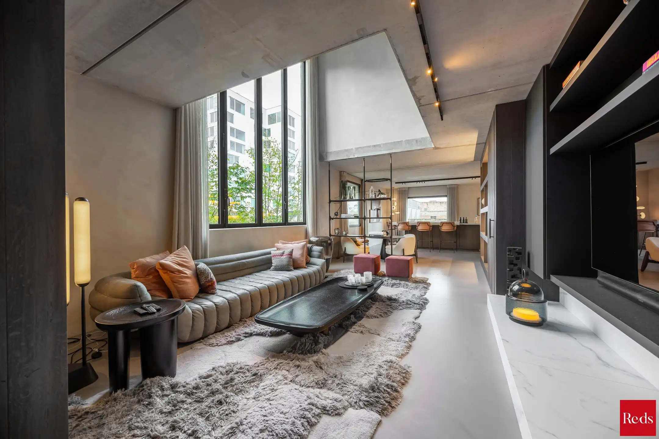 Duplex in “The Cubes” – wonen op de iconische Kanaalsite foto {{pictureIndex}}