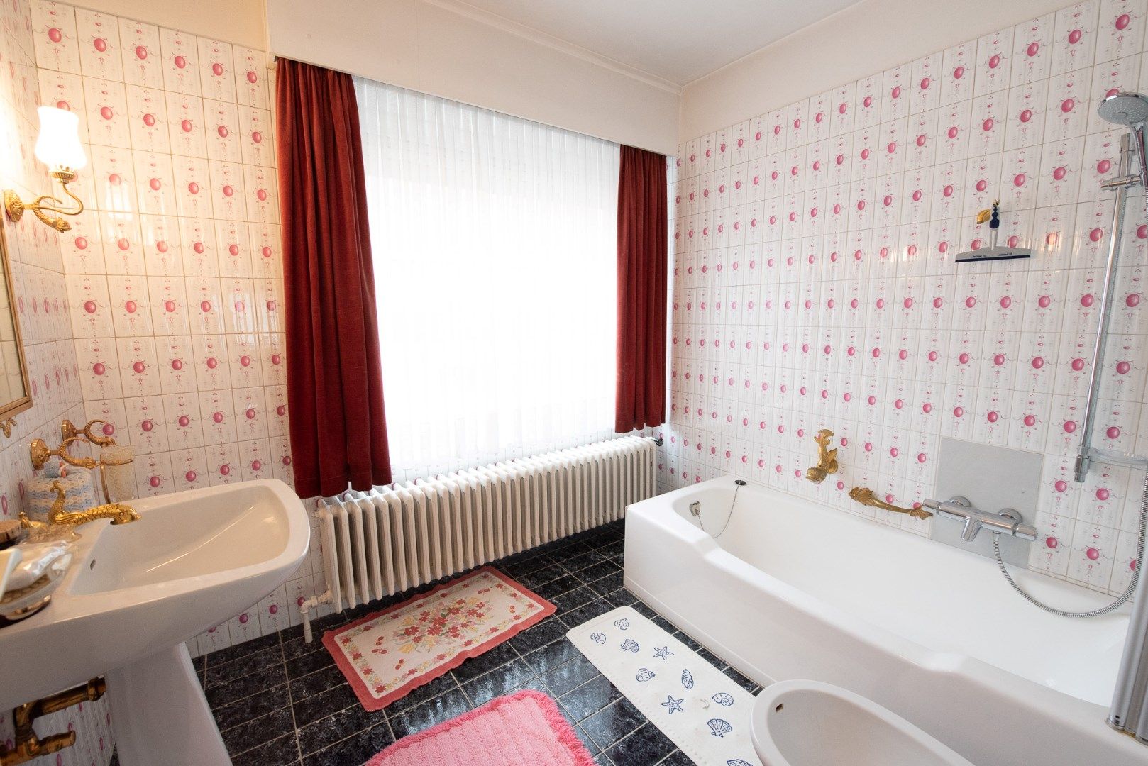 TE KOOP: Stevige woning met praktijkruimte en 4 slaapkamers op gunstige ligging te Waregem.  foto 9