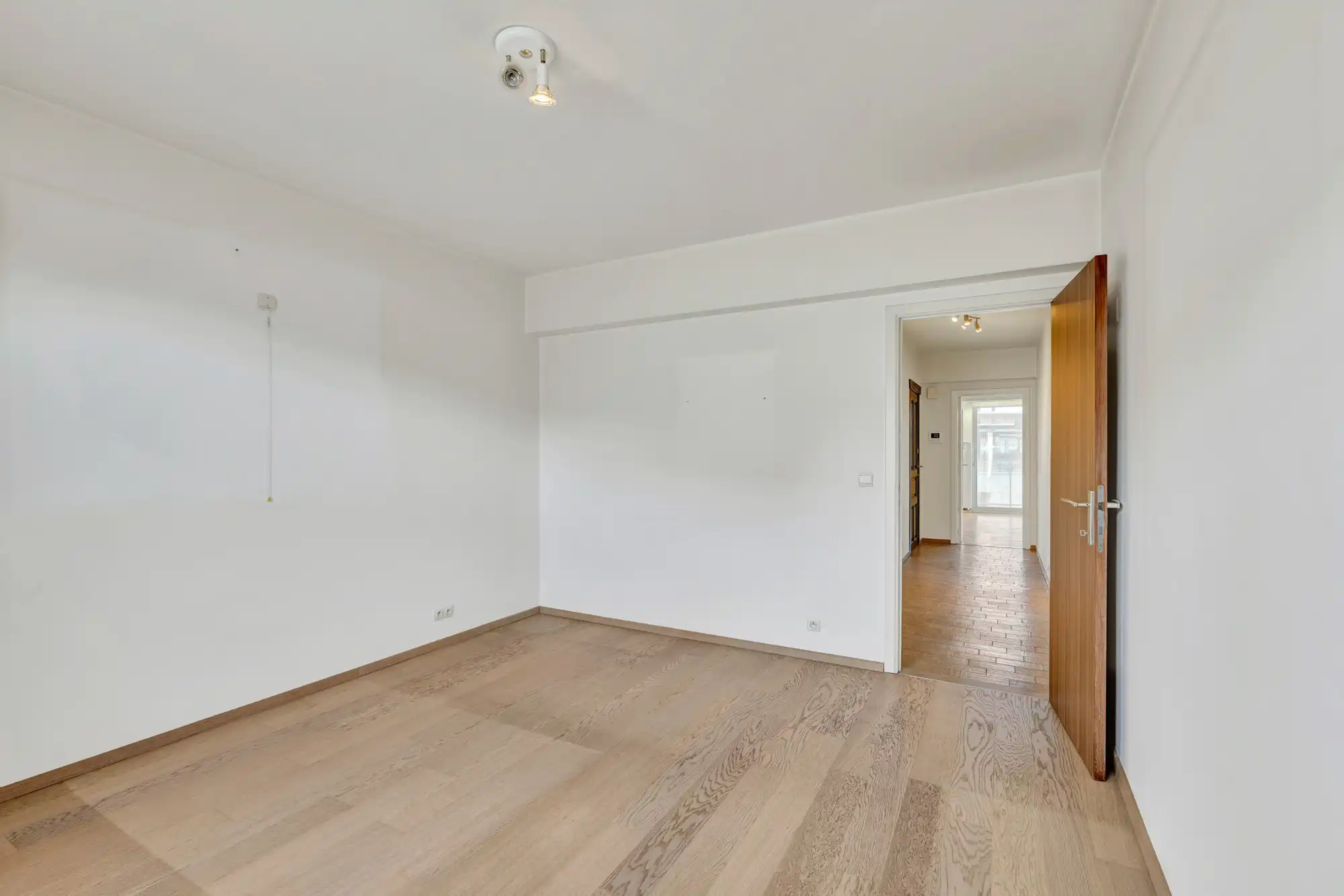 Ruim appartement aan het treinstation te Denderleeuw foto 12