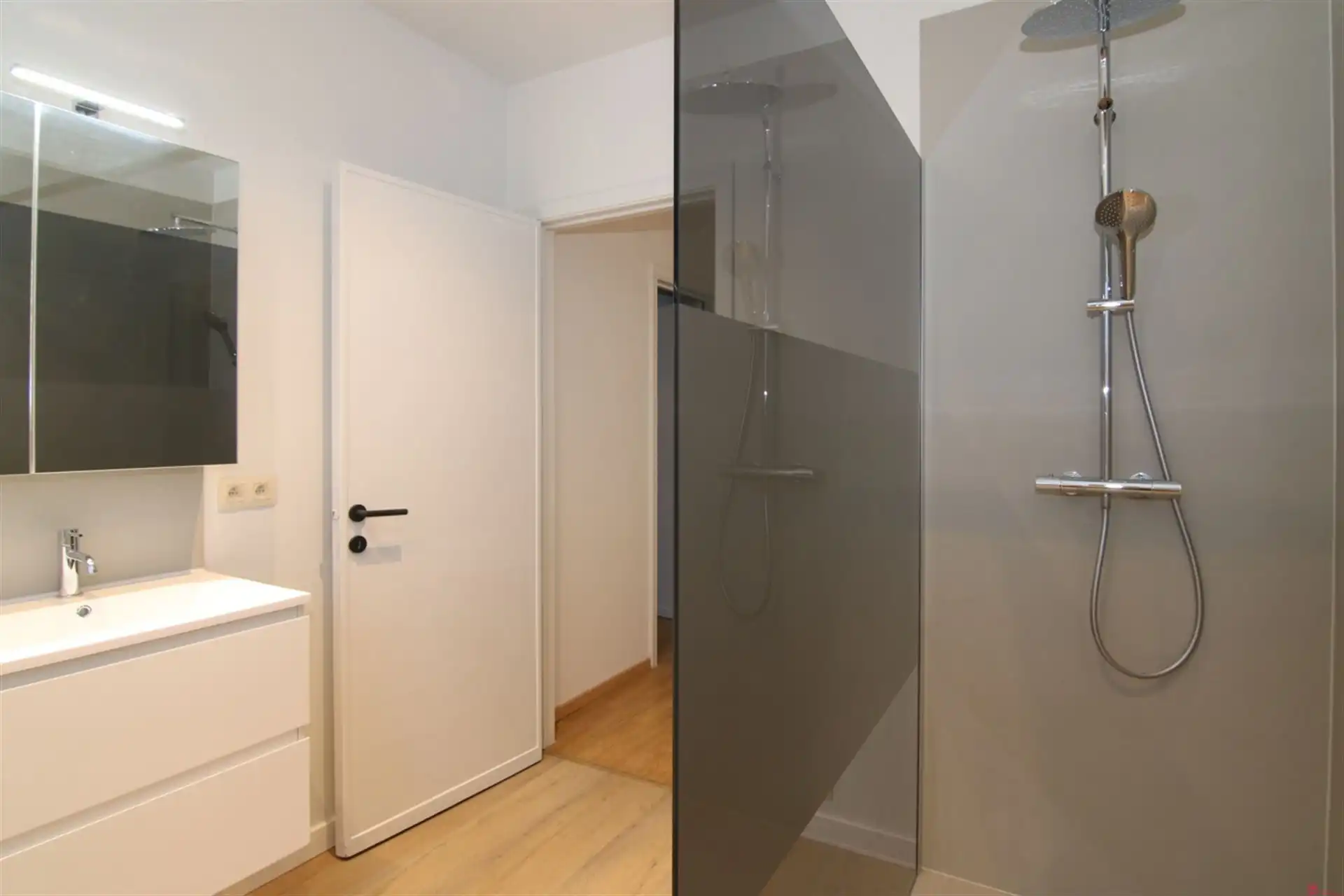 Knap vernieuwd burgerhuis foto 13