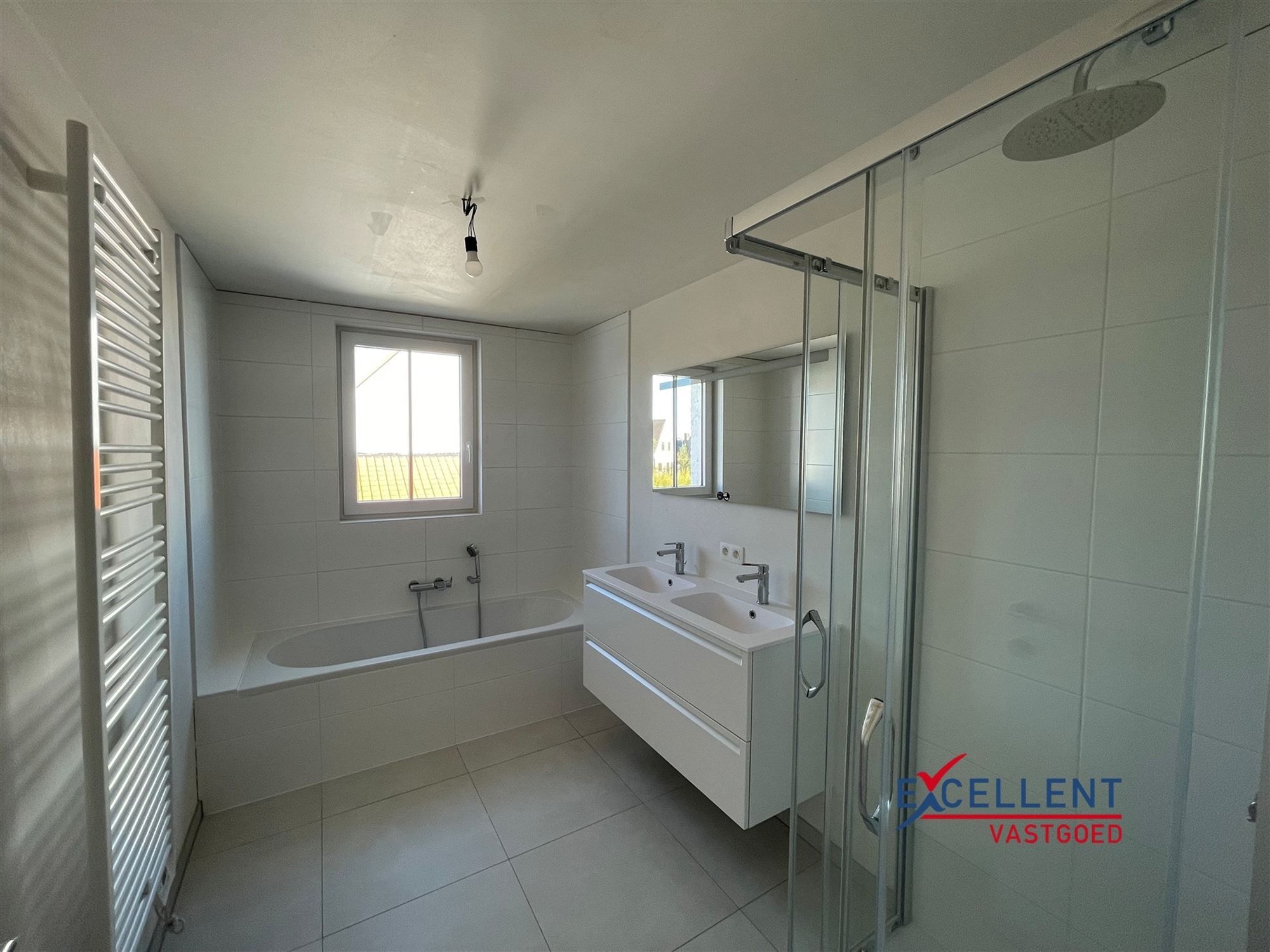 Recent afgewerkte nieuwbouwwoning te huur in Deinze! foto 4