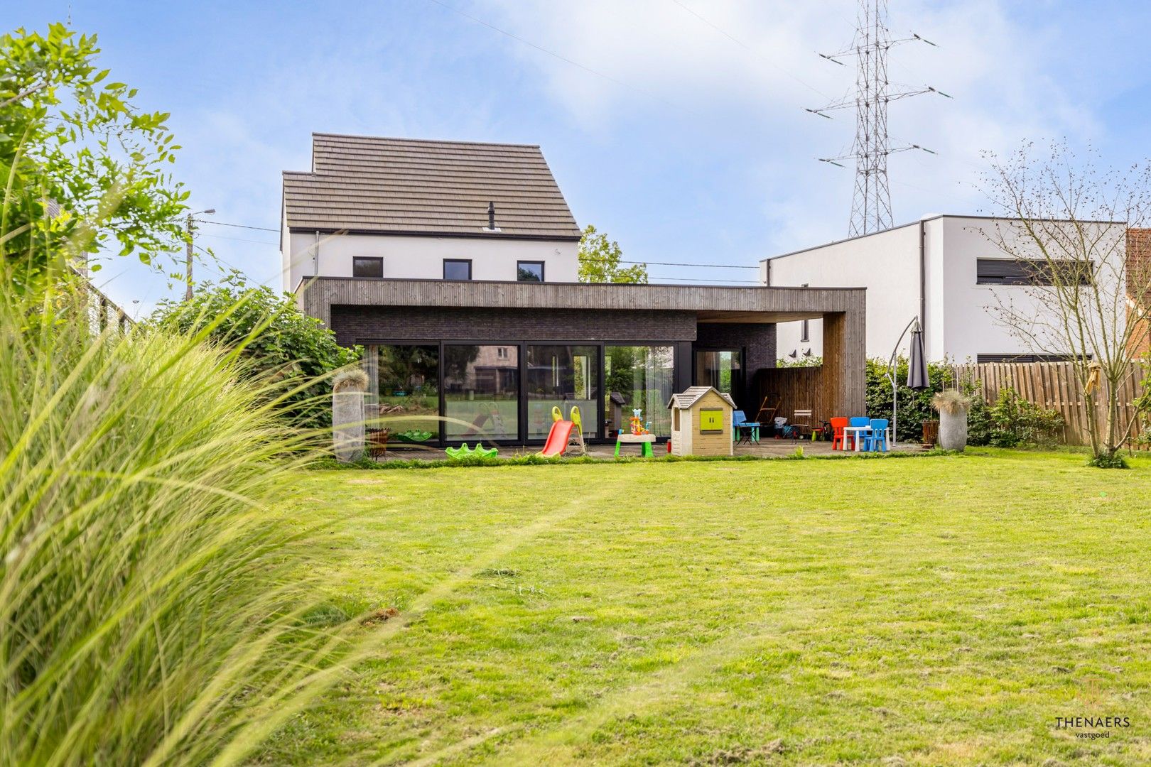 Volledig gerenoveerde woning met 2 slaapkamers. foto 29