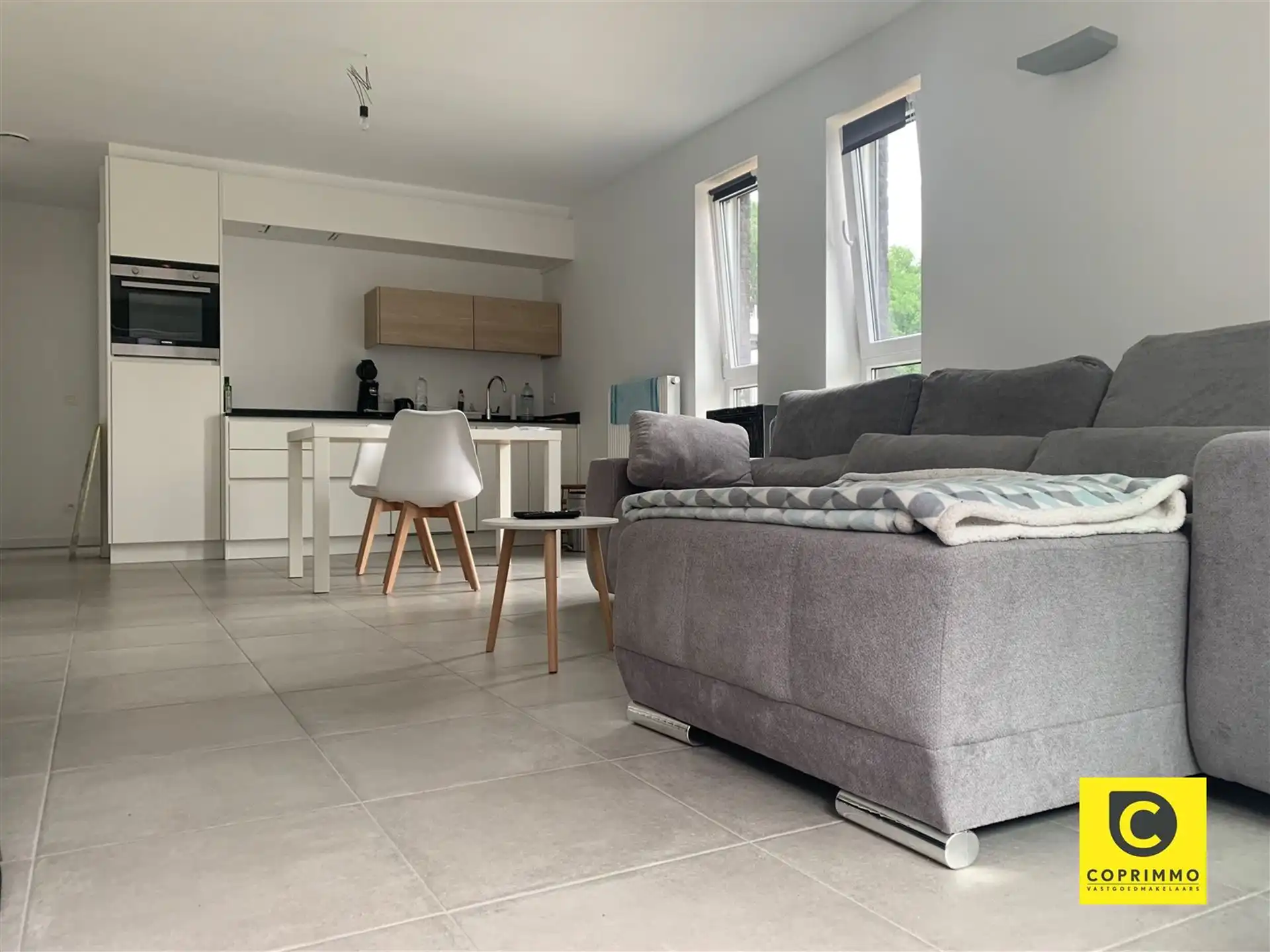 Appartement met 1 slk, terras en P foto 4