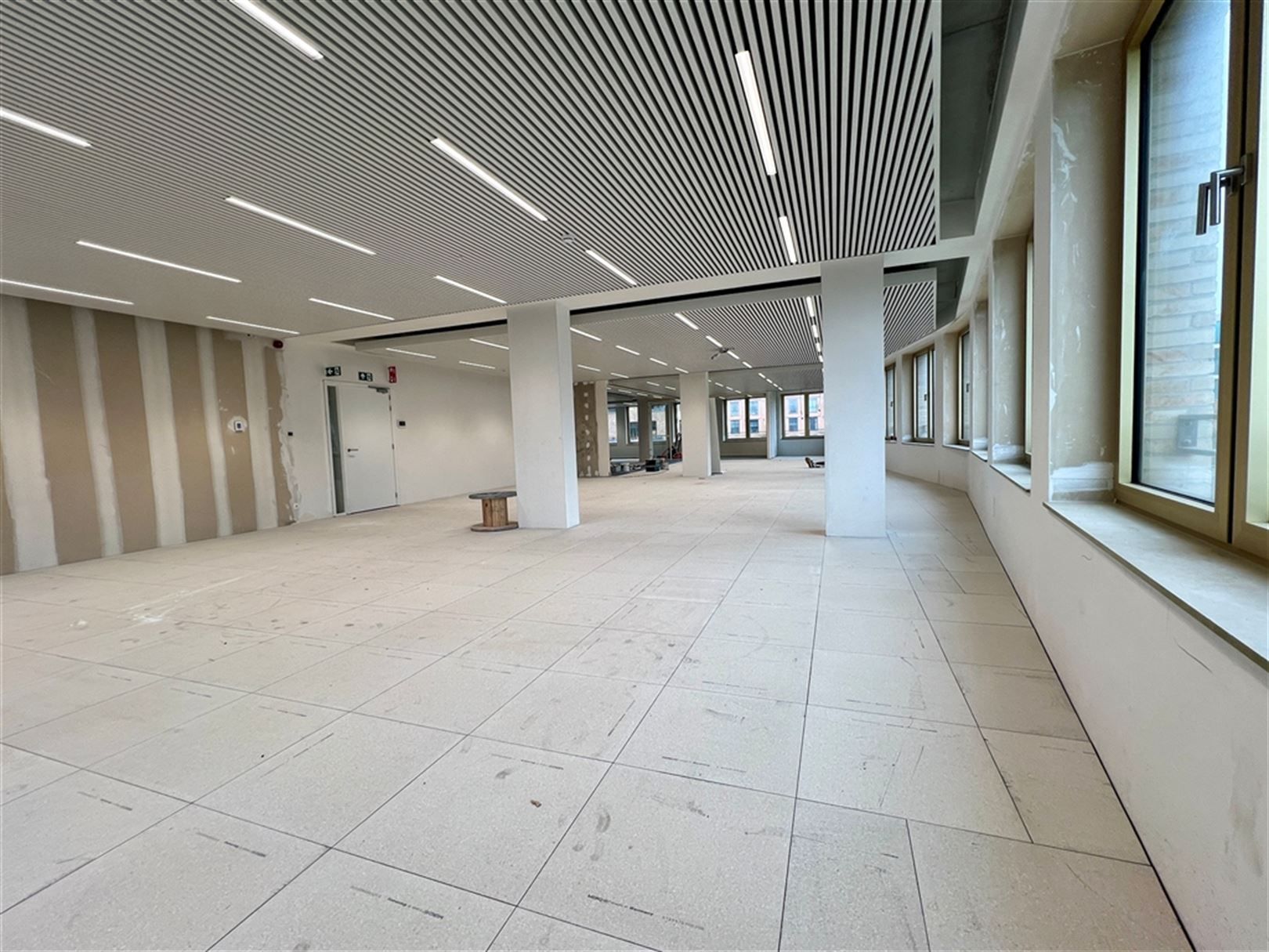 Nieuwbouwkantooor nabij het Gentse stadscentrum Keizerpoort met oppervlakte van 257 m² foto 3