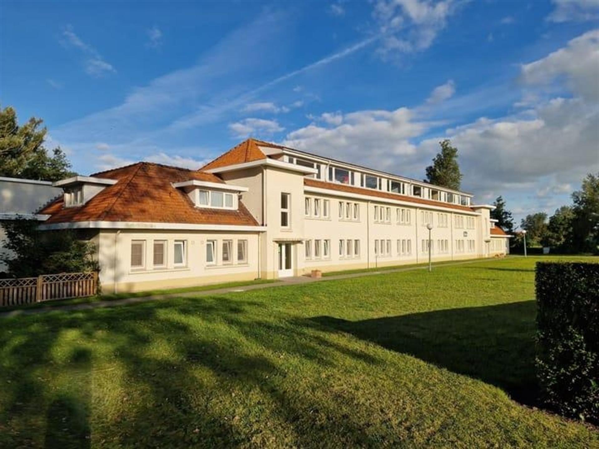 Ruim 2 slaapkamer appartement met zonnig terras.  foto 13