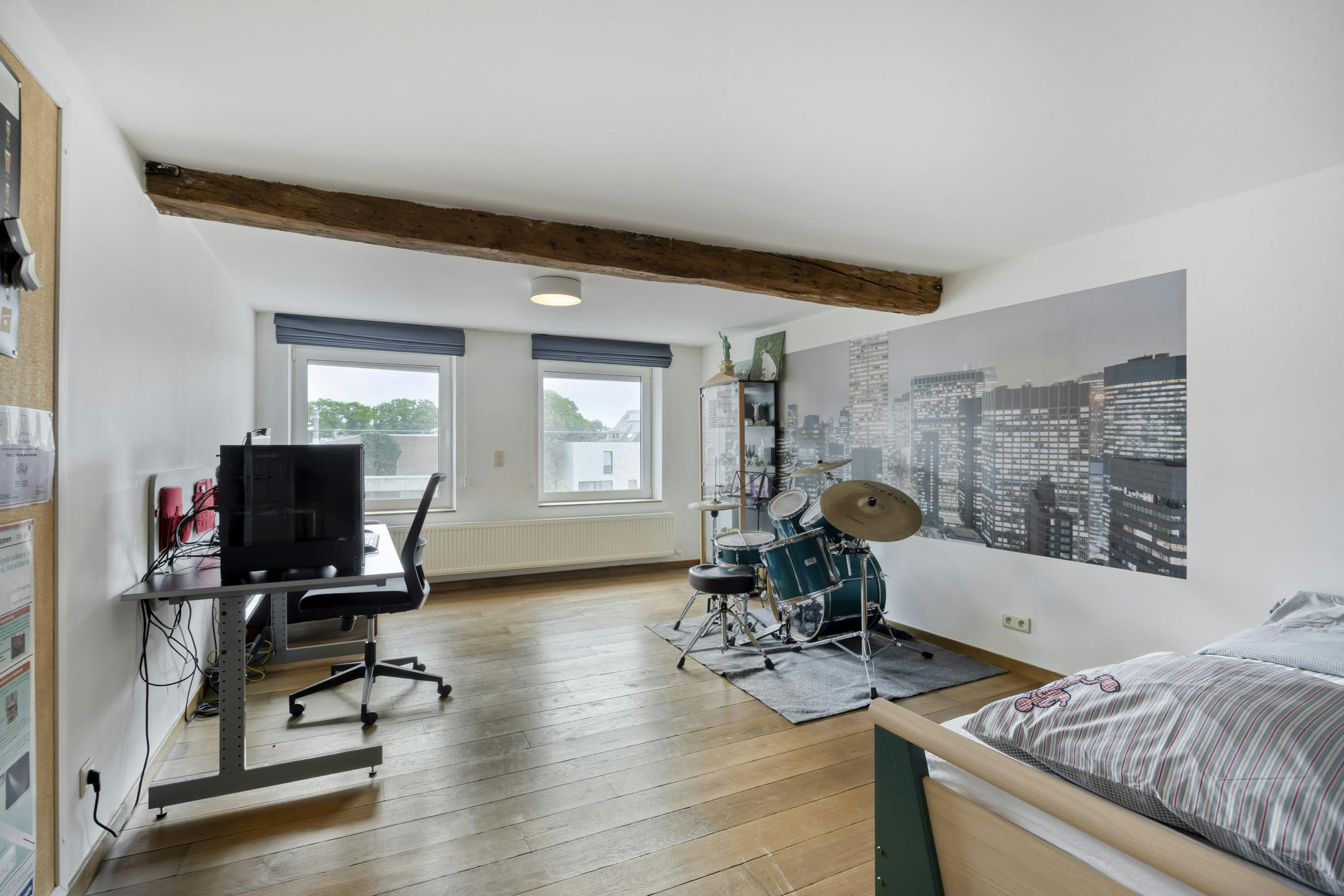 Stijlvolle stadswoning met handelspand te koop in hartje Maaseik foto 23