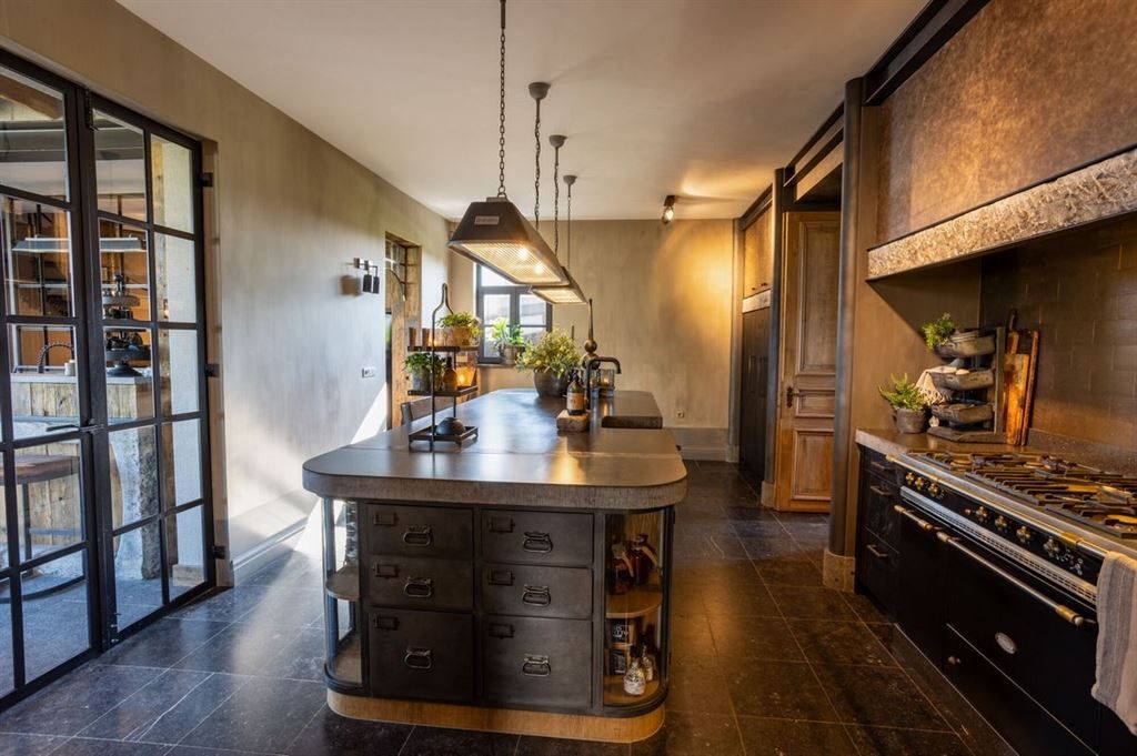 Landelijke villawoning met multifunctioneel aangrenzend gebouw foto 6