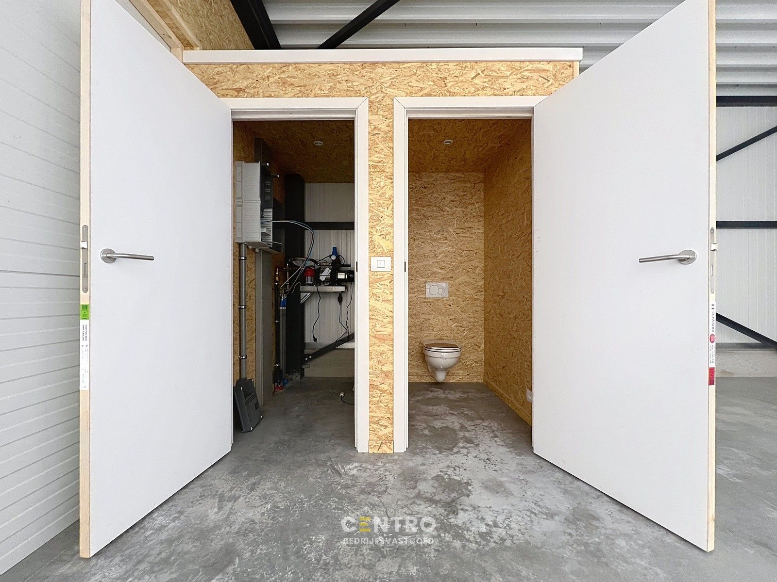 Nieuwbouw OPSLAGPLAATS (± 85m²)  met sanitair te Ingelmunster. Onmiddellijk beschikbaar! foto 4