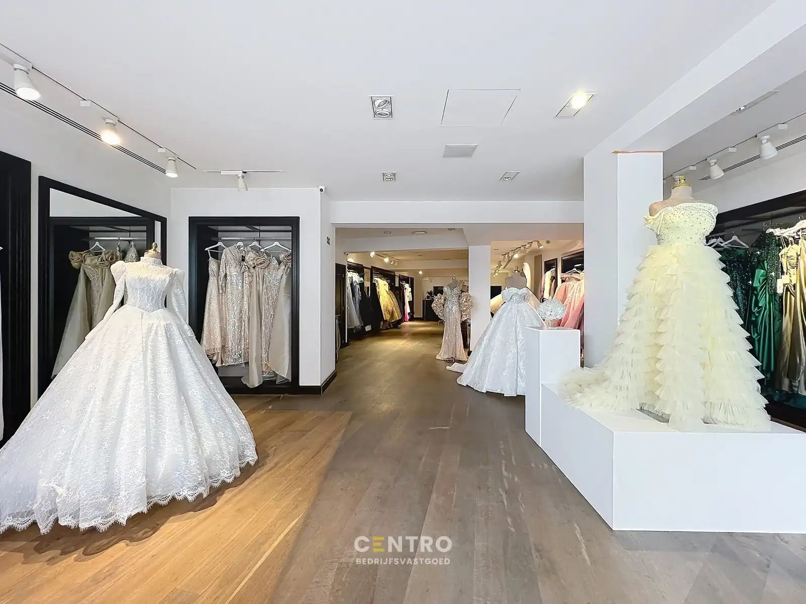 Handelspand met uitstraling (420 m² winkelruimte + extra stockruimte) te huur op topligging in OOSTSTRAAT, Roeselare. foto 17
