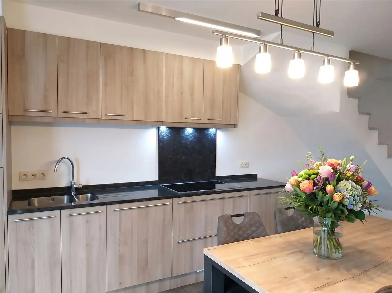 TE HUUR: Duplex-appartement met 3 slaapkamers en garage te Heusden-Zolder! foto 5