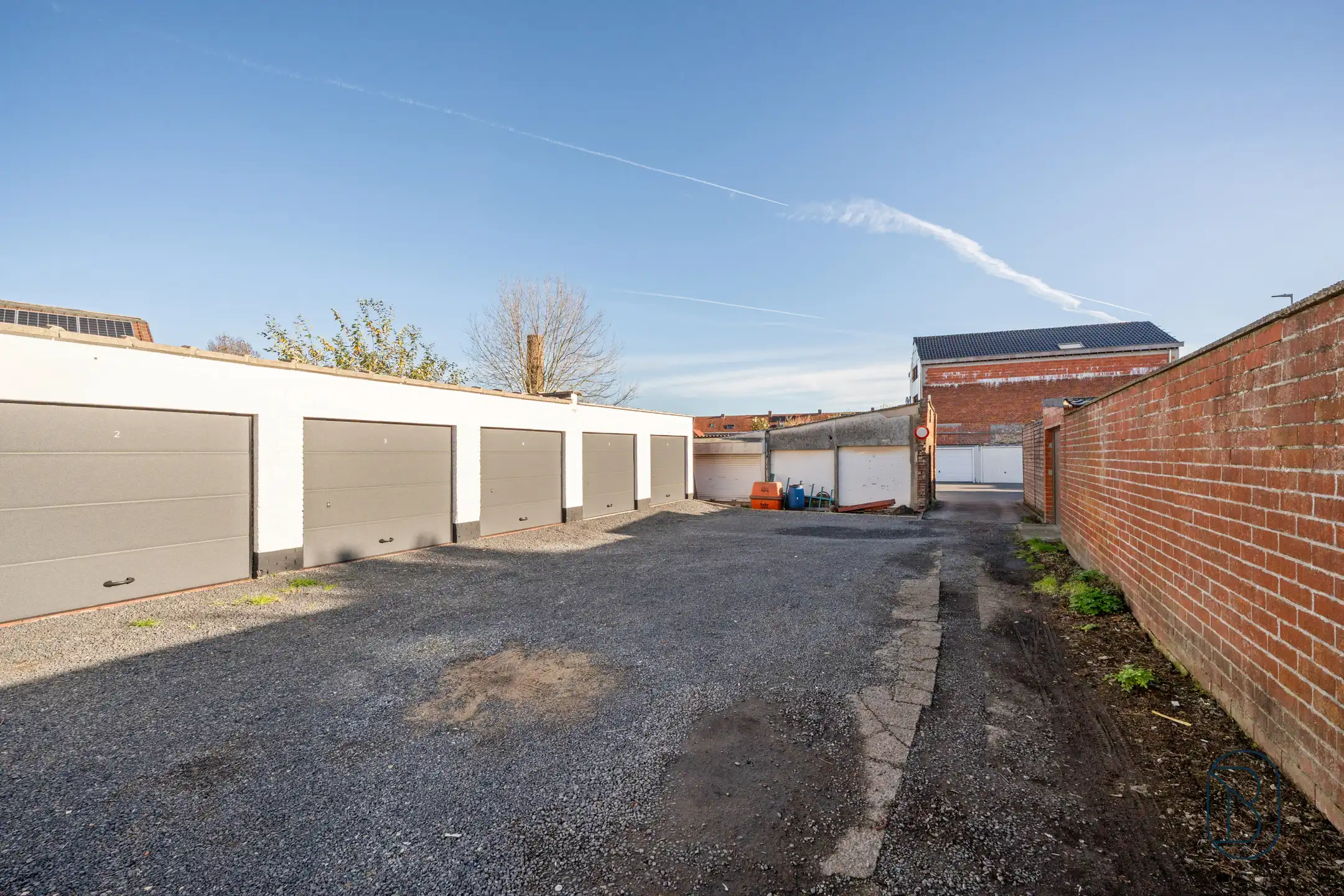 Recent gerenoveerd appartement met terras in Wevelgem foto 11