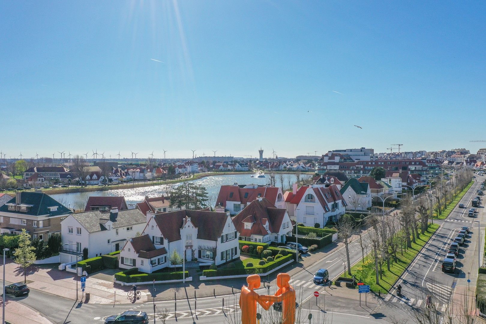 Nieuwbouwappartement genietend van open zichten gelegen op een centrale ligging te Knokke. foto 7