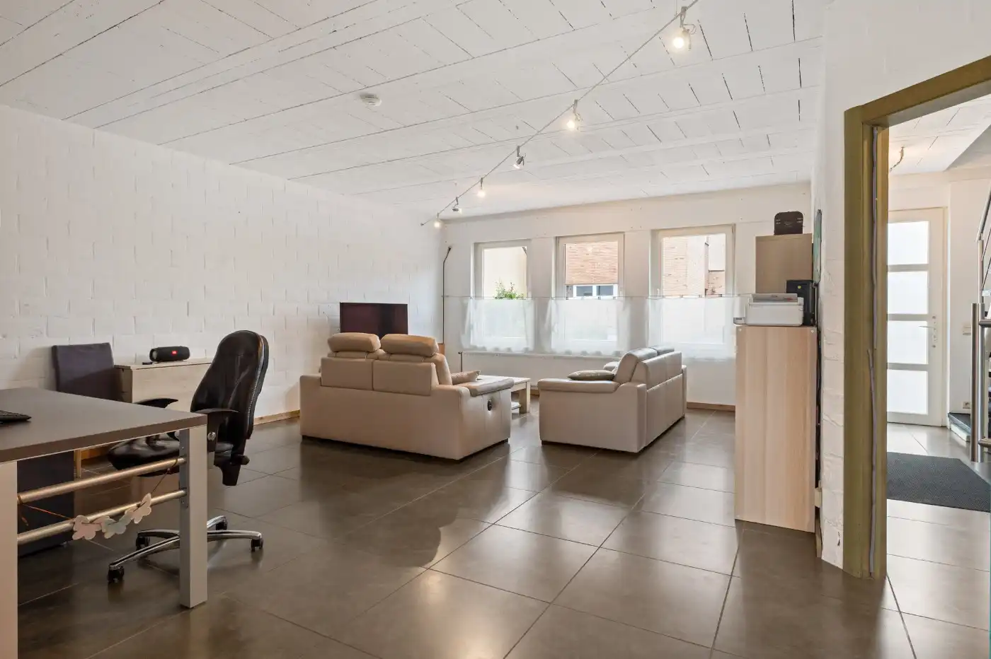 Centraal gelegen, ruime woning met 3 slpk. en tuin foto 3