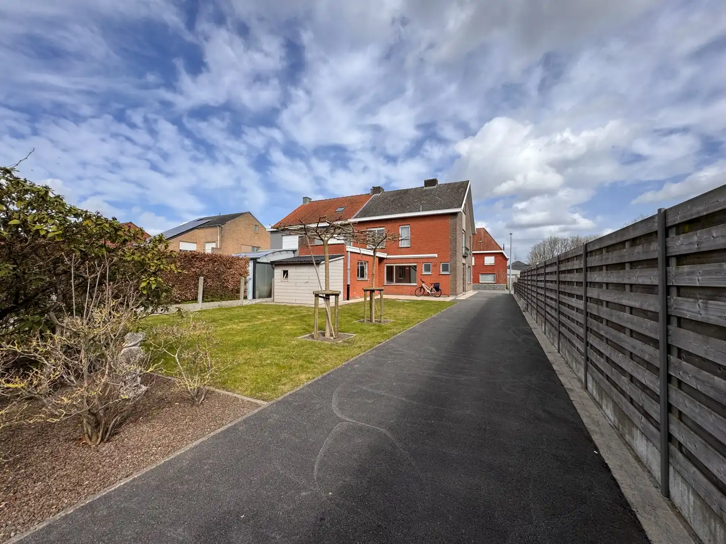 Ruime halfopen woning met 3 slaapkamers foto 23