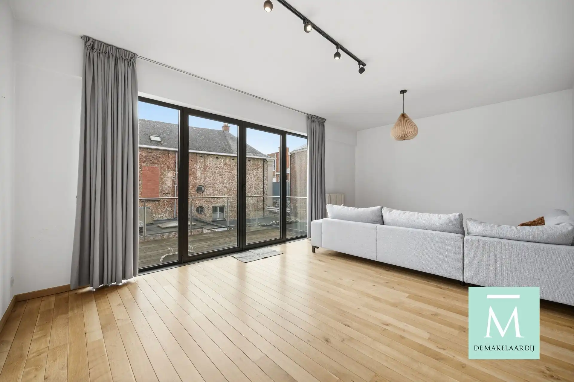 Te huur: Ruim en lichtrijk appartement op toplocatie in hartje Mechelen! foto 5