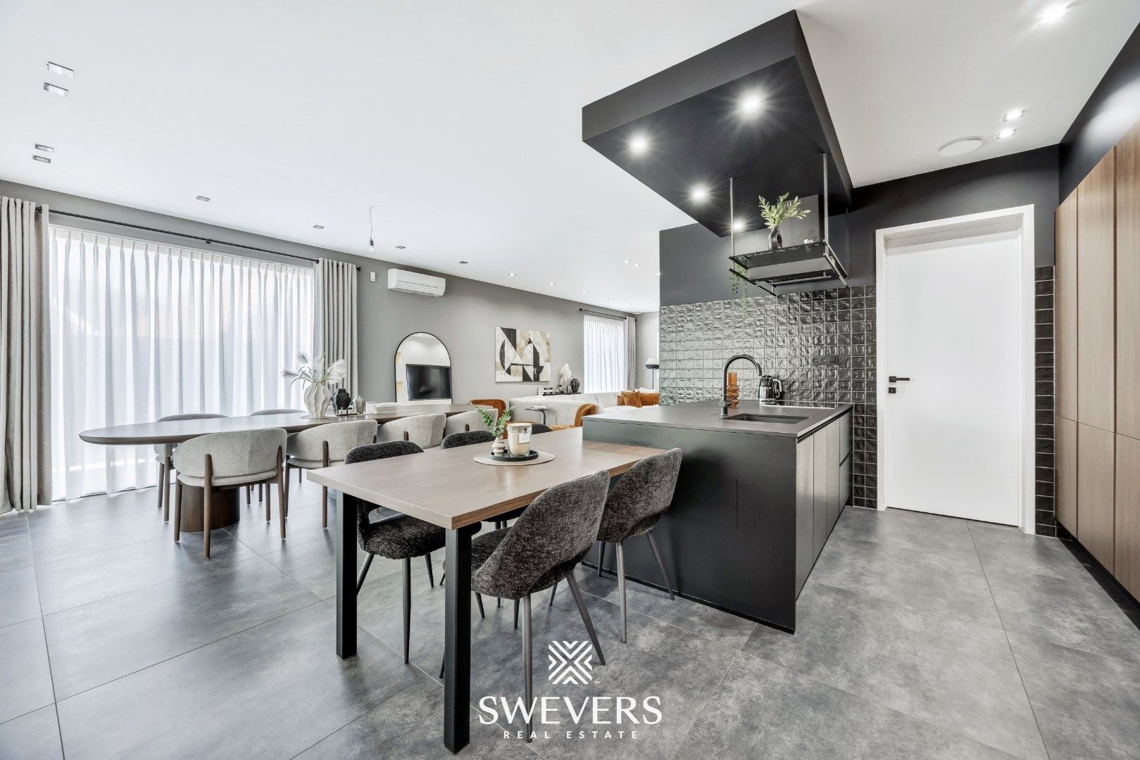 Stijlvol wonen op een ruim perceel met 4 slaapkamers en topafwerking foto 20