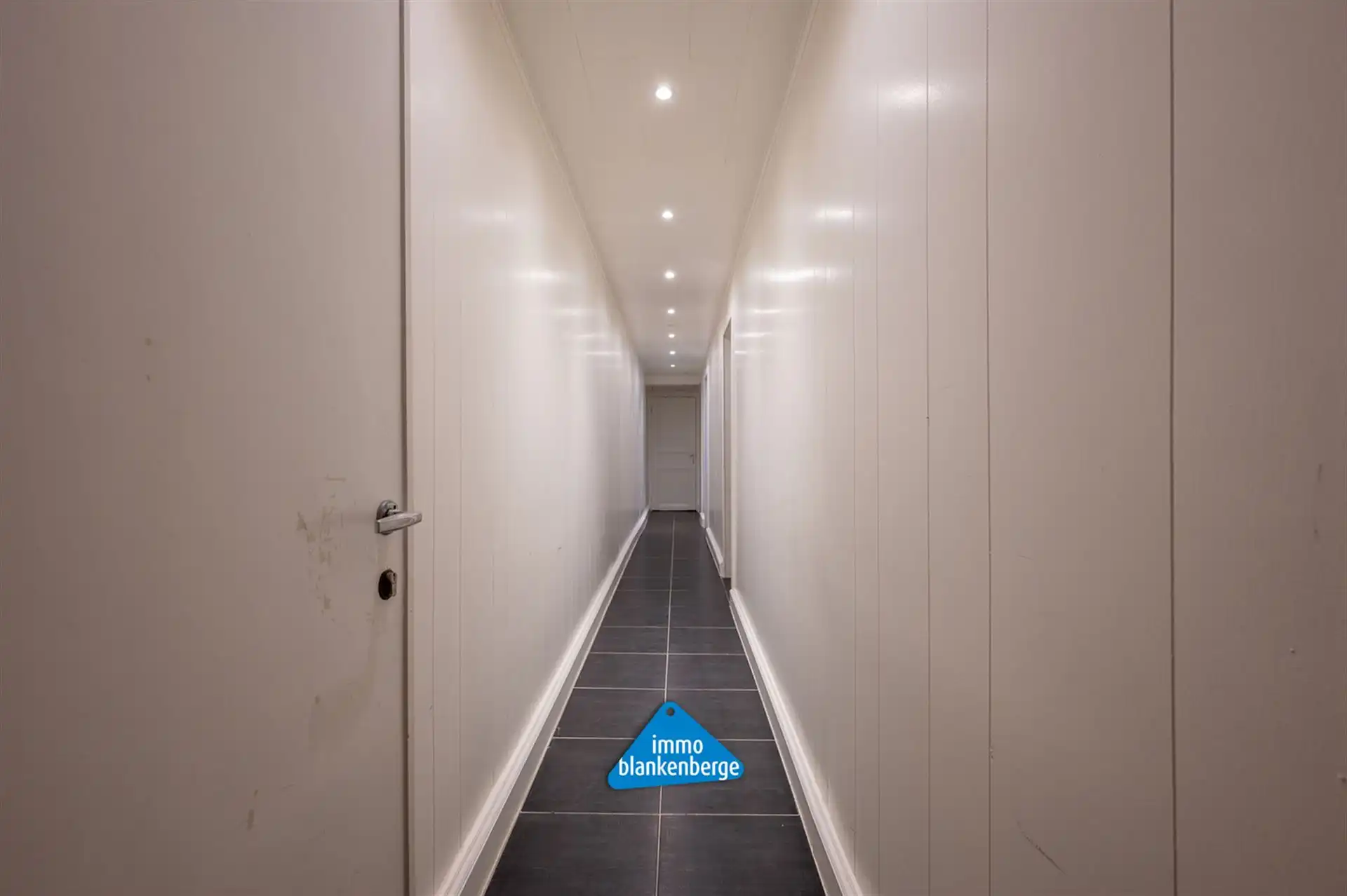 Instapklaar Appartement met Twee Slaapkamers aan de Haven van Blankenberge foto 9