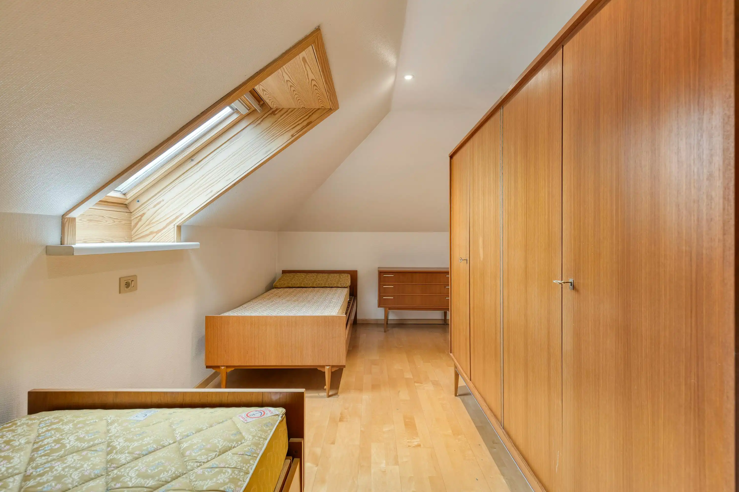Deze ruime villa op een perceel van 636 m² in Oostrozebeke. foto 17