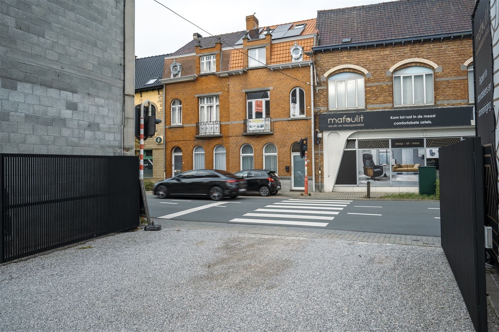 volledig gerenoveerde woning met authentieke elementen foto 27
